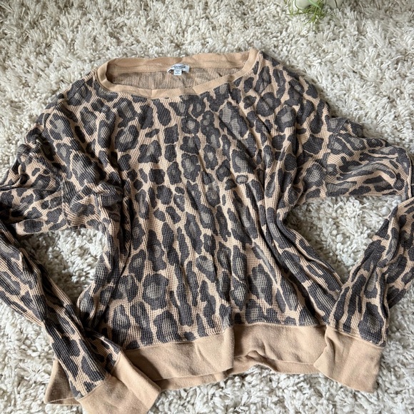 Leopard Print Crew Neck Y2K vintage 2000s warm cozy Sweater - Picture 1 of 4